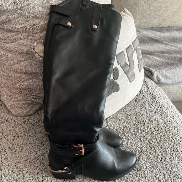 Black boots from Venus, never worn except to try on, size 9 - Picture 2 of 3